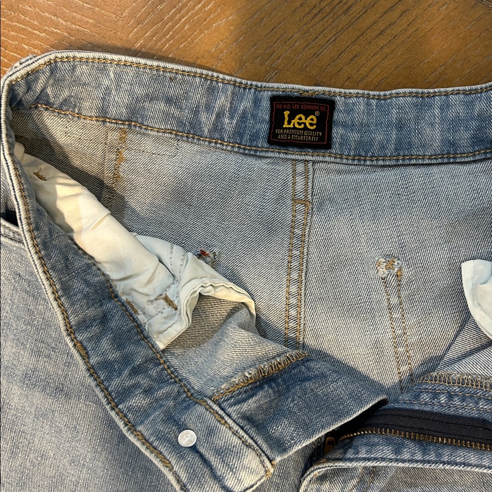 Lee Light Wash Denim Jeans - Picture 5 of 5